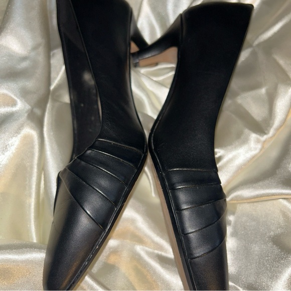 Clarks Women's Black Leather Heels - Picture 5 of 9
